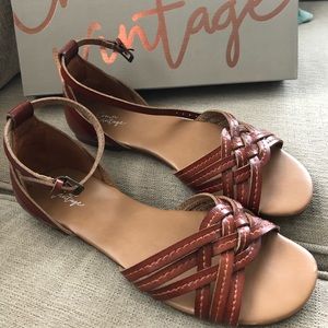 Women’s shoes (sandles)